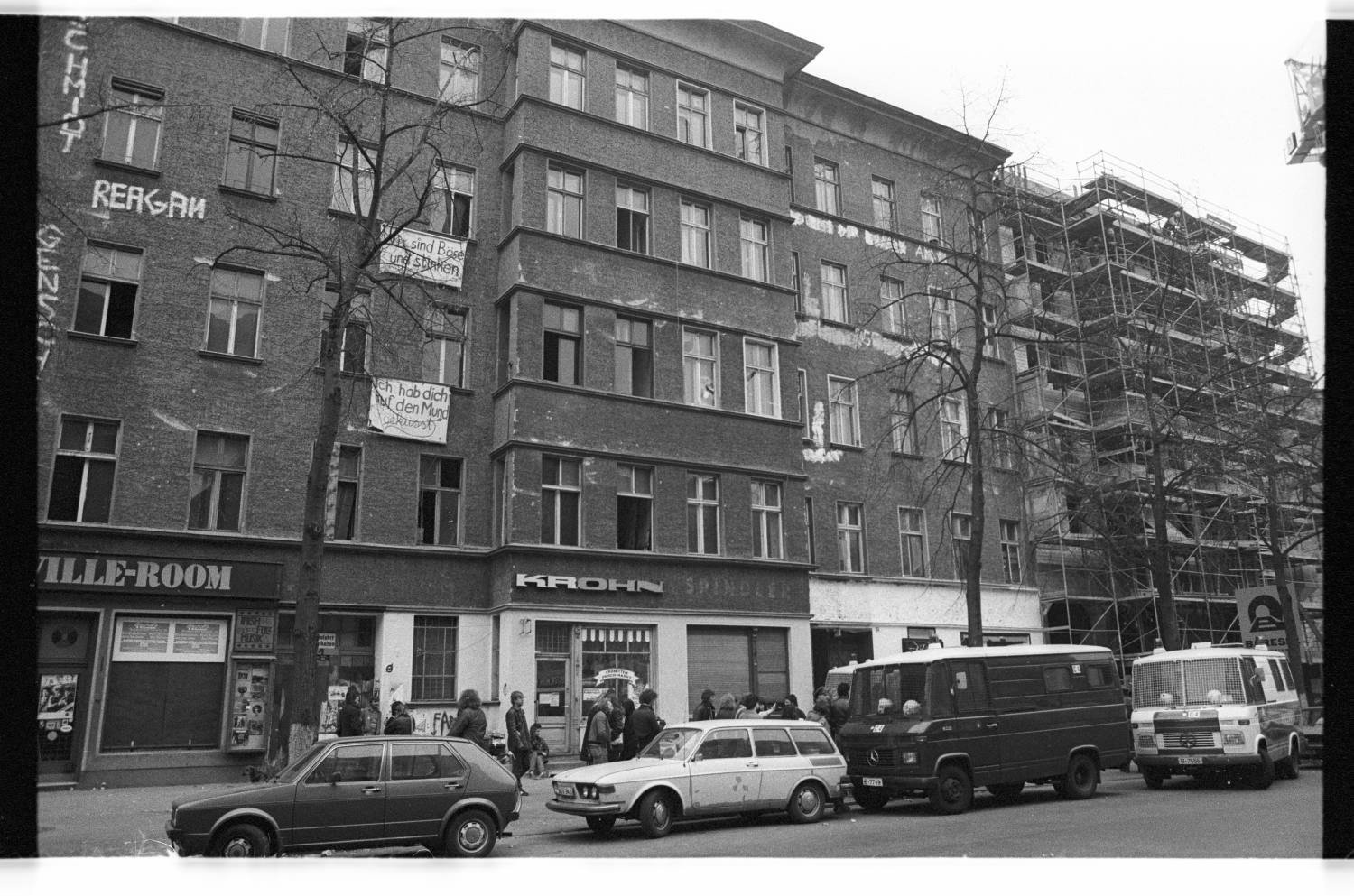 Kleinbildnegative: Besetzte Häuser, Maaßenstr. 11 und 13, 1982 (Museen Tempelhof-Schöneberg/Jürgen Henschel RR-F)