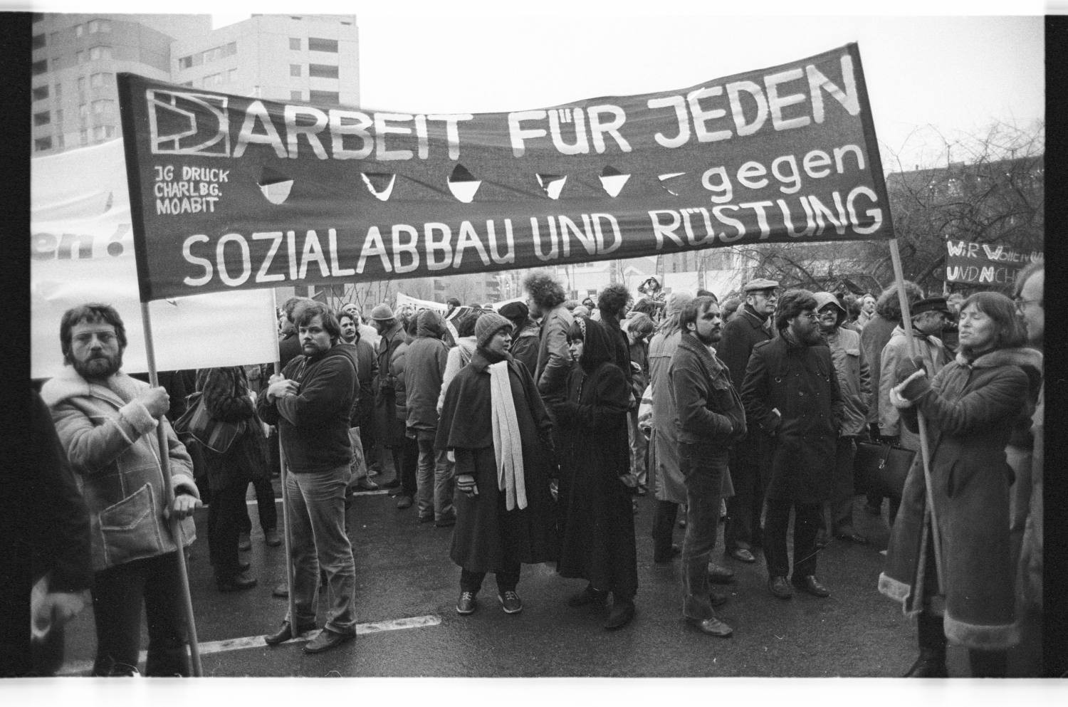 Kleinbildnegative: DGB-Kundgebung gegen Arbeitslosigkeit, 1982 (Museen Tempelhof-Schöneberg/Jürgen Henschel RR-F)