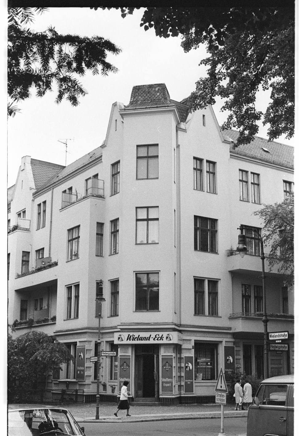 Kleinbildnegative: Eckhaus, Wielandstraße, 1978 (Museen Tempelhof-Schöneberg/Jürgen Henschel RR-F)
