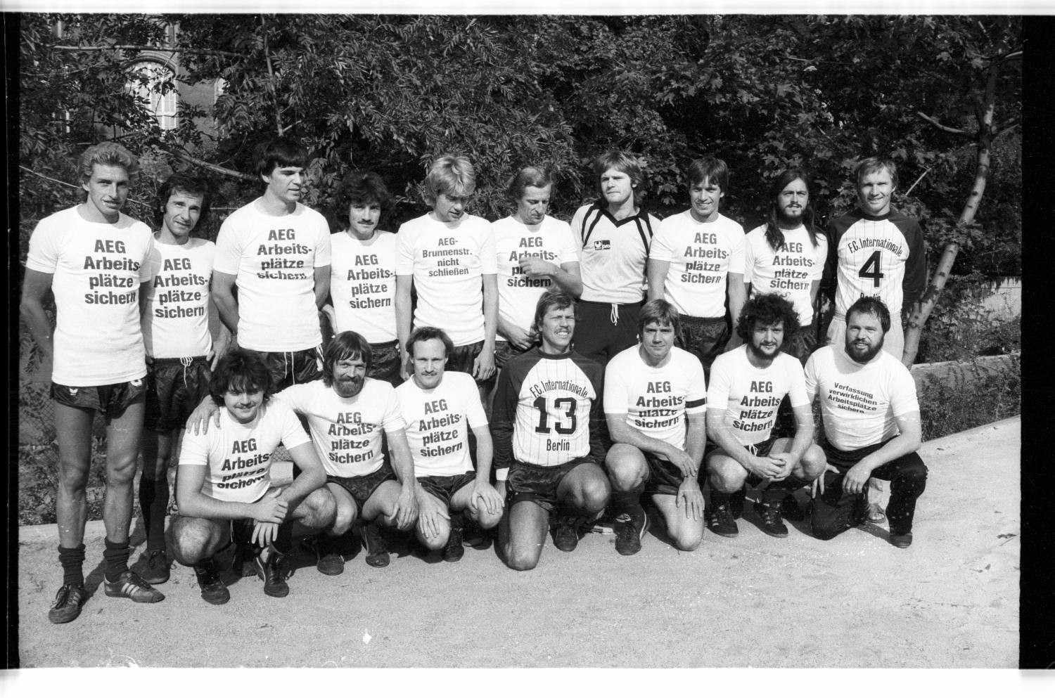 Kleinbildnegative: Fußballmannschaft des FC Internationale, 1982 (Museen Tempelhof-Schöneberg/Jürgen Henschel RR-F)