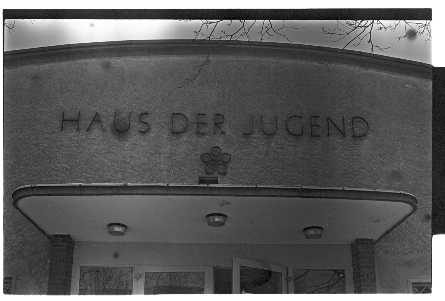 Kleinbildnegative: "Haus der Jugend - Die weiße Rose", 1983 (Museen Tempelhof-Schöneberg/Jürgen Henschel RR-F)