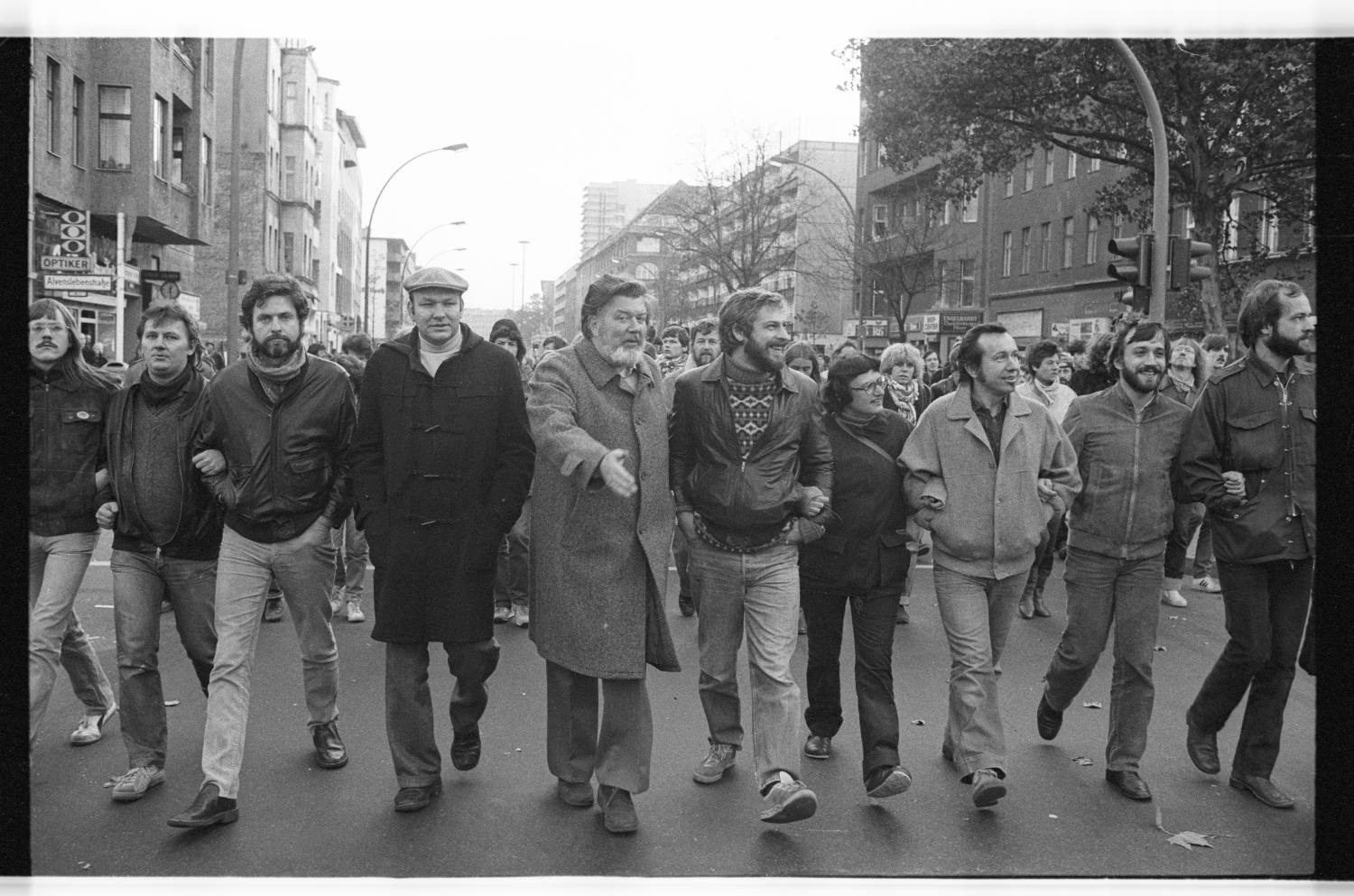 Kleinbildnegative: Instandbesetzer_innen-Demonstration, Potsdamer Straße, 1982 (Museen Tempelhof-Schöneberg/Jürgen Henschel RR-F)