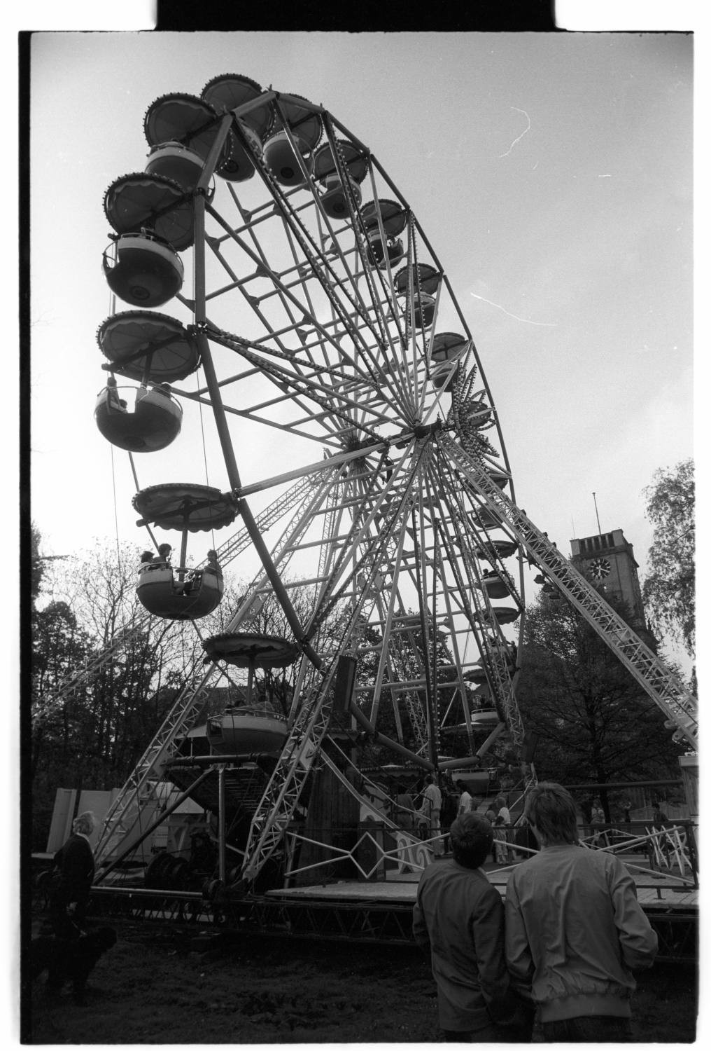 Kleinbildnegative: Maifest, Rudolph-Wilde-Park, 1983 (Museen Tempelhof-Schöneberg/Jürgen Henschel RR-F)