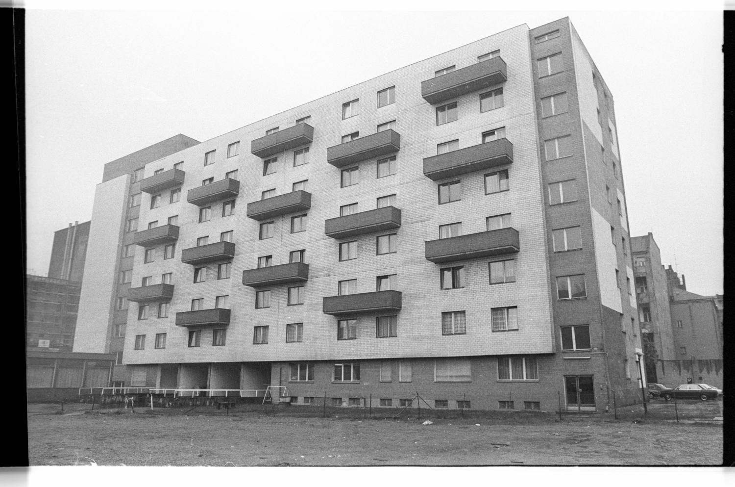 Kleinbildnegative: Mietshaus und Seniorenheim, Bülowstraße, 1982 (Museen Tempelhof-Schöneberg/Jürgen Henschel RR-F)