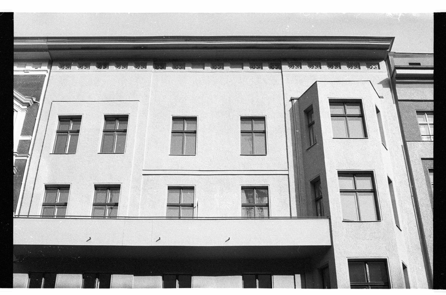 Kleinbildnegative: Mietshaus, Winterfeldtstr. 20, 1982 (Museen Tempelhof-Schöneberg/Jürgen Henschel RR-F)