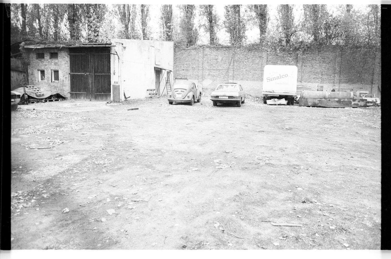 Kleinbildnegative: Parkplatz und Kita, Torgauer Str. 20, 1983 (Museen Tempelhof-Schöneberg/Jürgen Henschel RR-F)