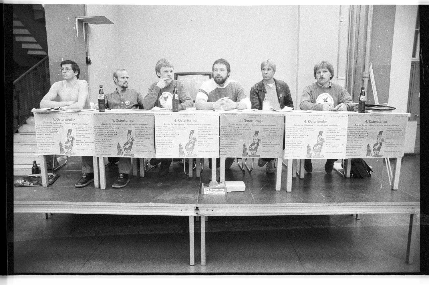 Kleinbildnegative: Podiumsdiskussion, FC Internationale, 1984 (Museen Tempelhof-Schöneberg/Jürgen Henschel RR-F)