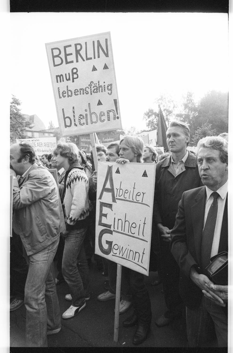 Kleinbildnegative: Protest-Kundgebung der IGM, 1982 (Museen Tempelhof-Schöneberg/Jürgen Henschel RR-F)