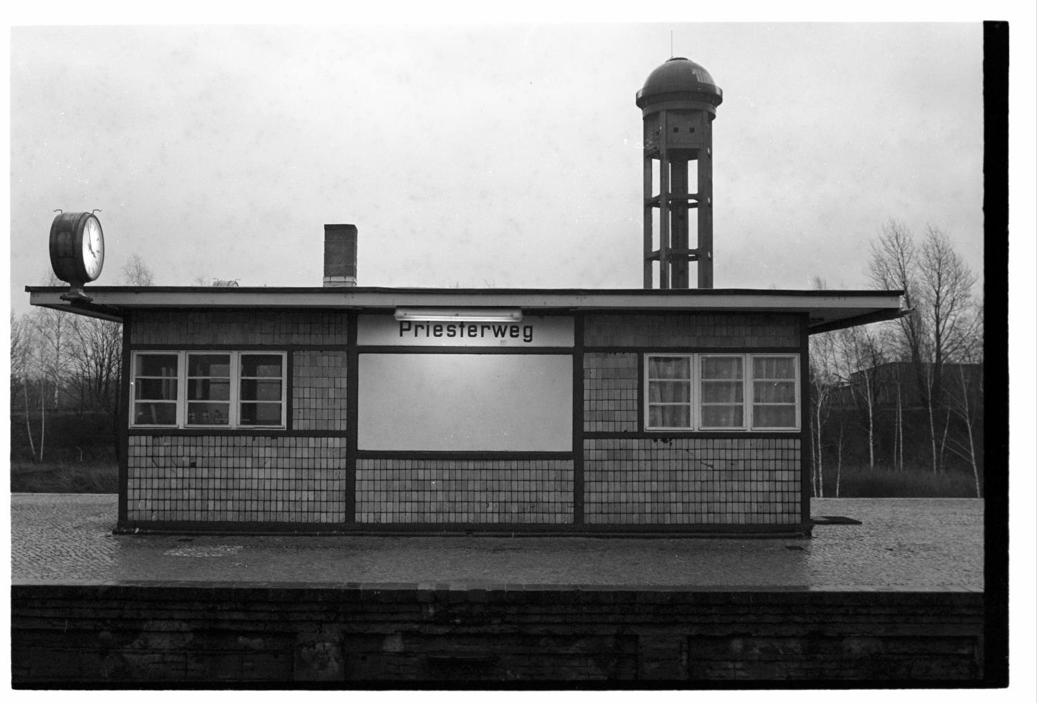 Kleinbildnegative: S-Bahnhof Priesterweg, 1984 (Museen Tempelhof-Schöneberg/Jürgen Henschel RR-F)