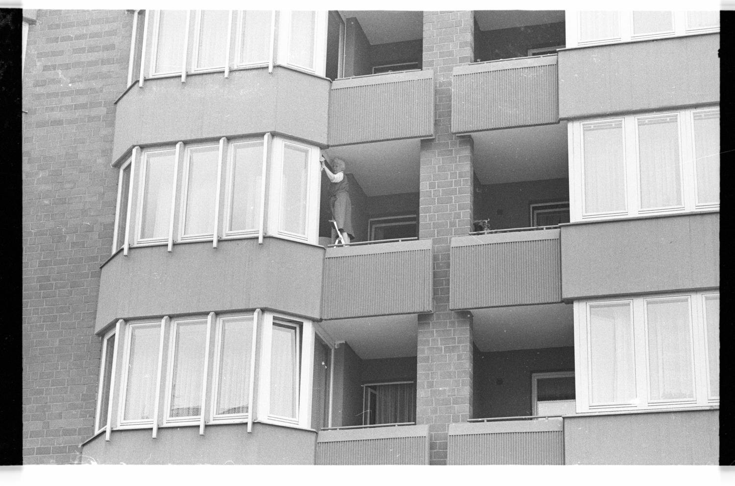 Kleinbildnegative: Seniorenwohnhäuser, Kurfüsten-, Froben- und Winterfeldtstraße, 1982 (Museen Tempelhof-Schöneberg/Jürgen Henschel RR-F)