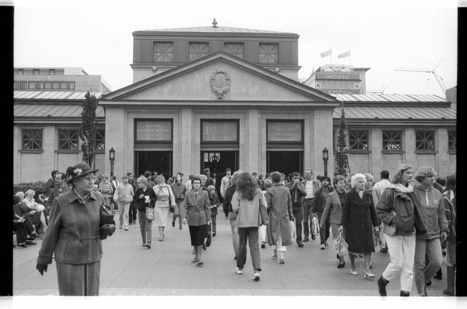 Kleinbildnegative: U-Bahnhof Wittenbergplatz, 1984 (Museen Tempelhof-Schöneberg/Jürgen Henschel RR-F)