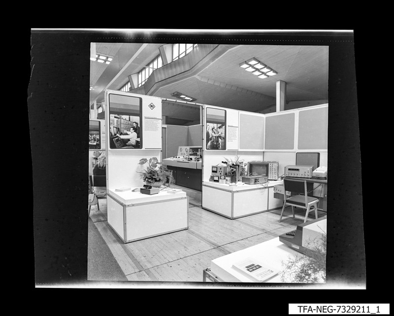 Messestand, Bild 1, Foto September 1973 (www.industriesalon.de CC BY-SA)