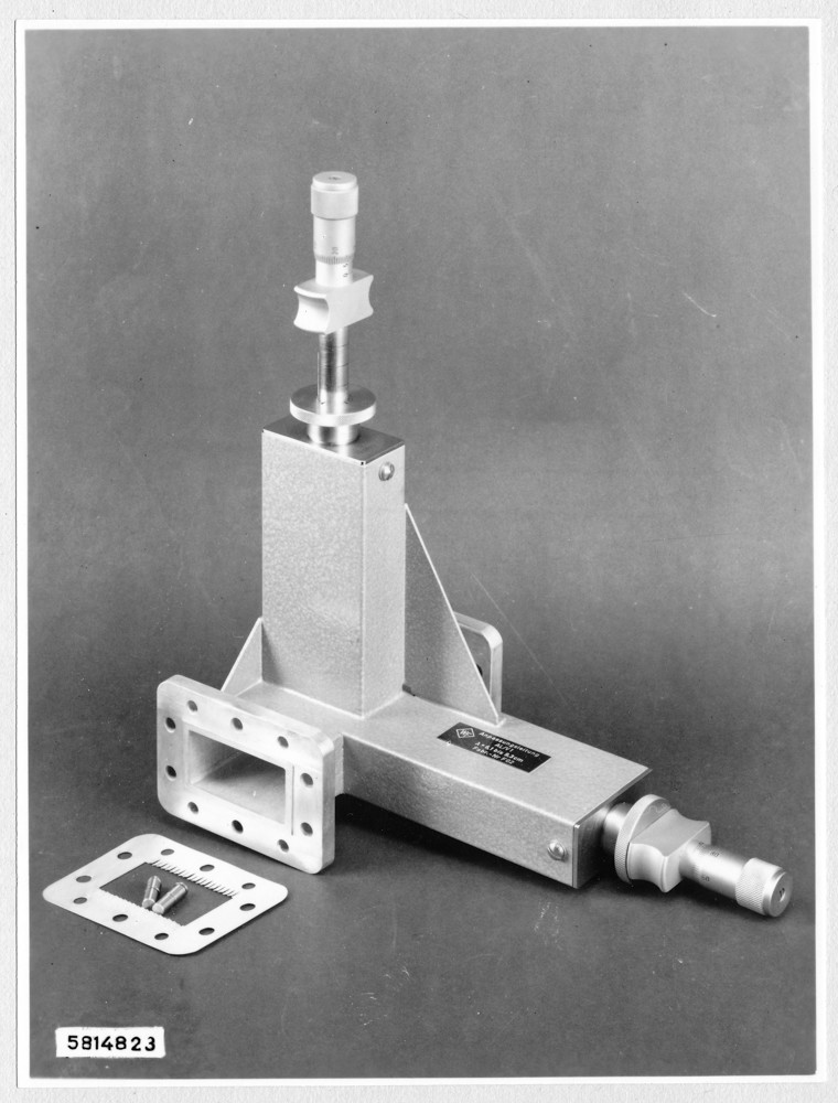 7,5 Zentimeter-Bauteile AL/V1; Foto, März 1958 (www.industriesalon.de CC BY-SA)