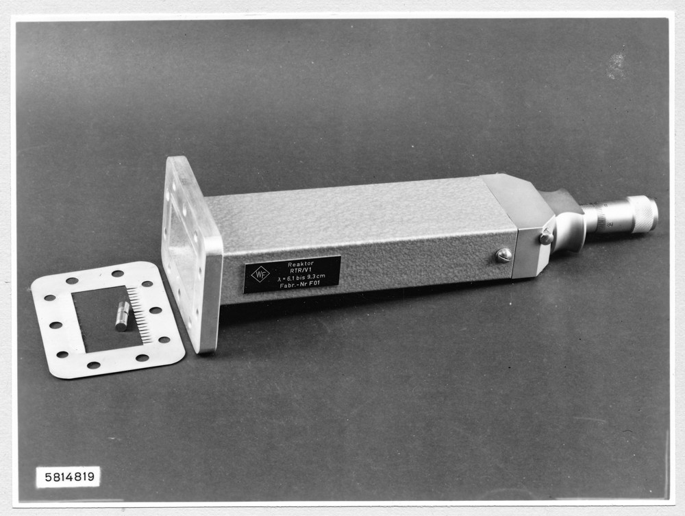7,5 Zentimeter-Bauteile RTR/V1; Foto, März 1958 (www.industriesalon.de CC BY-SA)