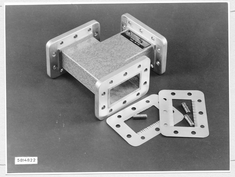 7,5 Zentimeter-Bauteile TVE/V1; Foto, März 1958 (www.industriesalon.de CC BY-SA)