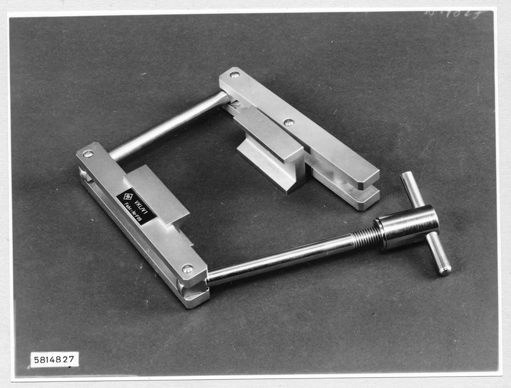 7,5 Zentimeter-Bauteile VKL/V1; Foto, März 1958 (www.industriesalon.de CC BY-SA)