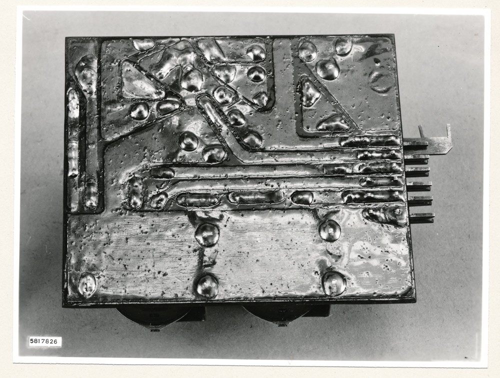 Anwendungen von gedruckten Schaltungen - Elektronische Orgel, Frequenzteiler, Bild 2; Foto, 10. Januar 1959 (www.industriesalon.de CC BY-SA)