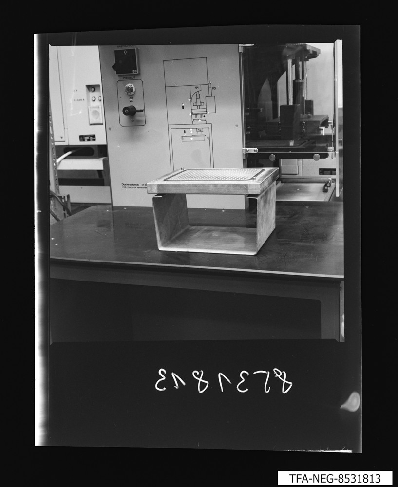 "Dosierautomat" M3578, Zubehör 2; Foto, 1. März 1985 (www.industriesalon.de CC BY-SA)