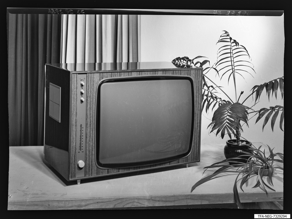 Fernsehempfänger nach dem Umbau; Foto, November 1973 (www.industriesalon.de CC BY-SA)