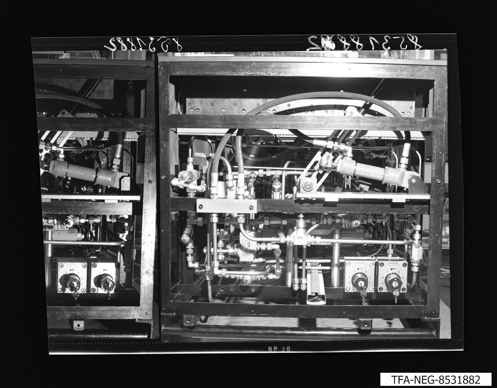 "Handschuh-Automat" M19400 , Teilansicht 9; Foto, 10. September 1985 (www.industriesalon.de CC BY-SA)