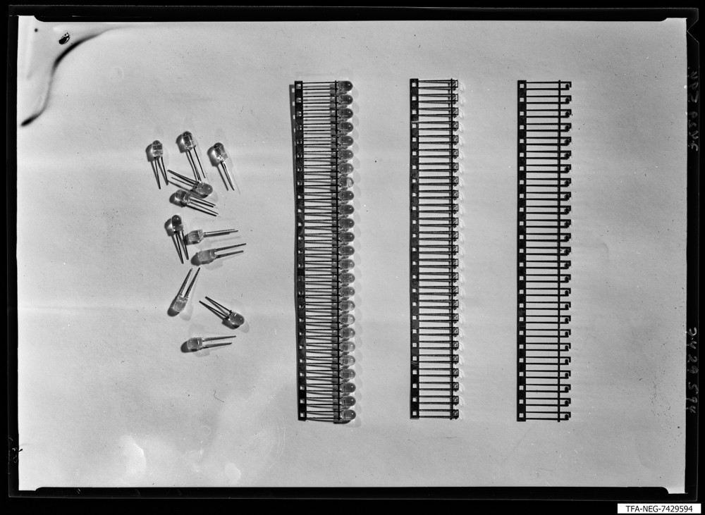 Infrarot-Lumineszenzdioden VQ110; Foto, Mai 1974 (www.industriesalon.de CC BY-SA)