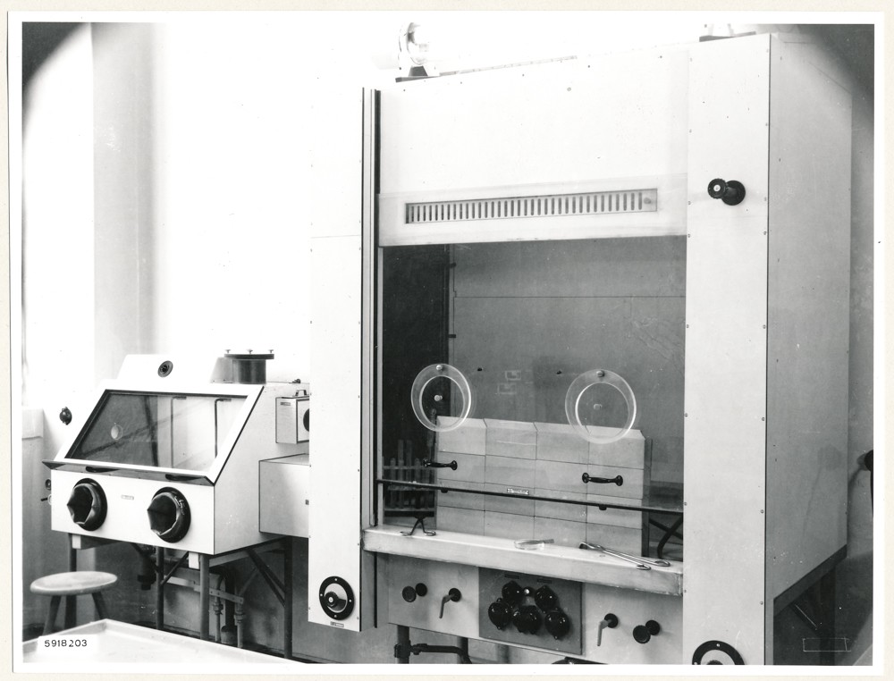 Isotopenlabor, Bild 3; Foto, 22. Mai 1959 (www.industriesalon.de CC BY-SA)