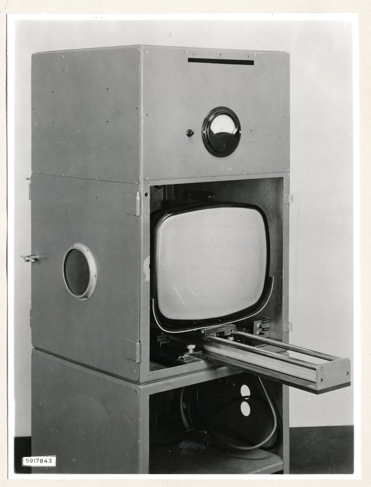 Kameragehäuse; Foto, 15. Januar 1959 (www.industriesalon.de CC BY-SA)