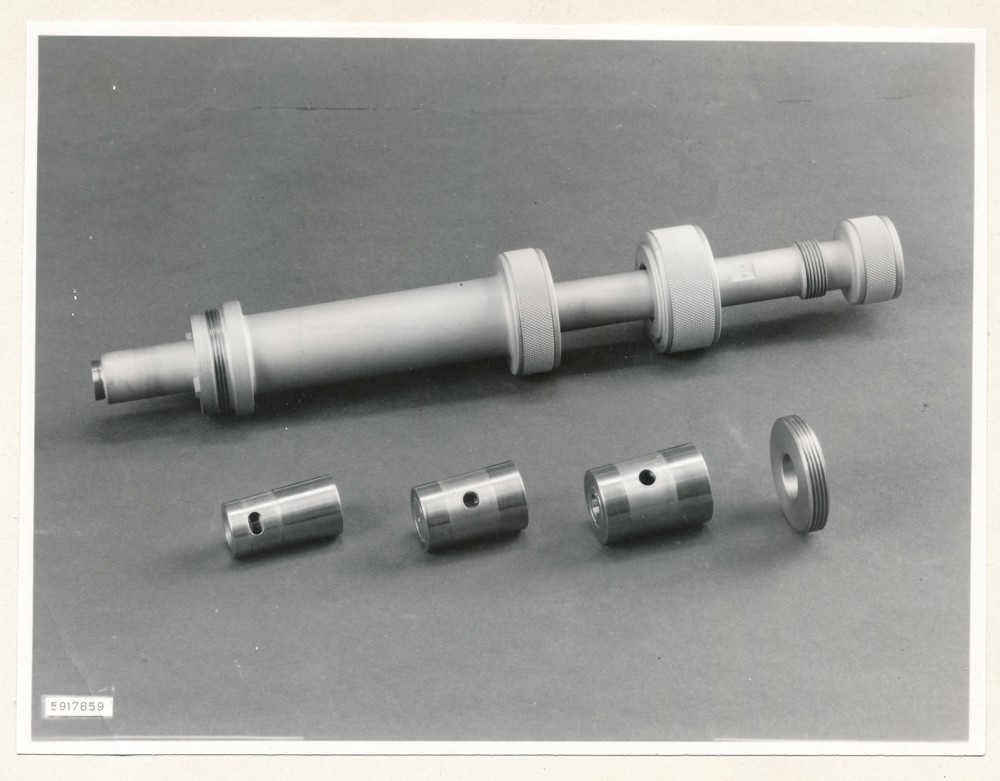 Klein Elektronenmikroskop KEM1, Bild 12; Foto, 27. Januar 1959 (www.industriesalon.de CC BY-SA)