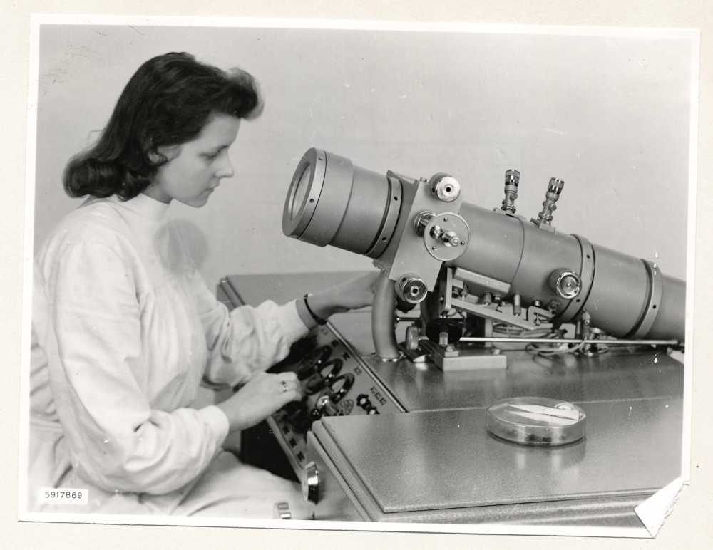 Klein Elektronenmikroskop KEM1, Bild 22; Foto, 27. Januar 1959 (www.industriesalon.de CC BY-NC-SA)