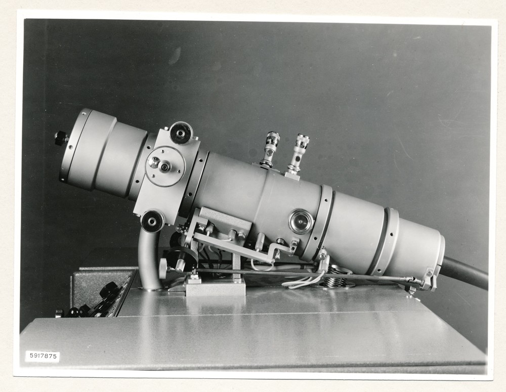 Klein Elektronenmikroskop KEM1, Bild 28; Foto, 27. Januar 1959 (www.industriesalon.de CC BY-SA)