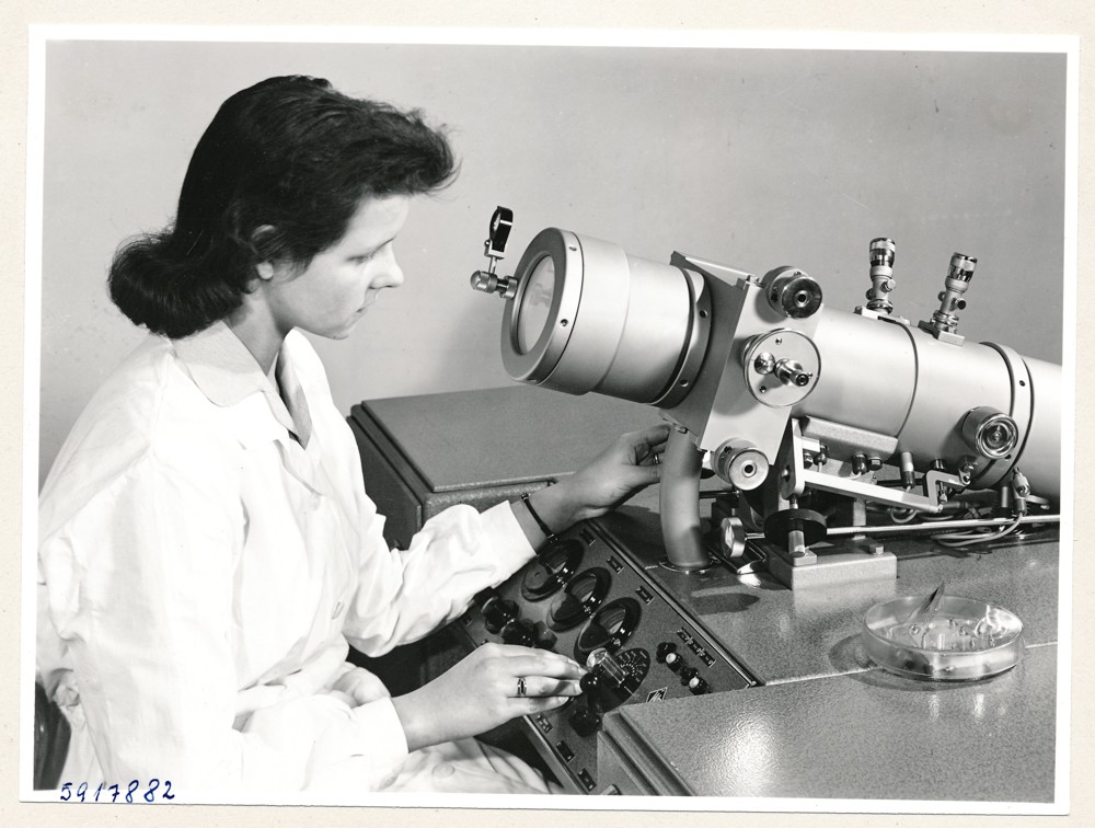 Klein Elektronenmikroskop KEM1, Bild 33; Foto, 27. Januar 1959 (www.industriesalon.de CC BY-NC-SA)