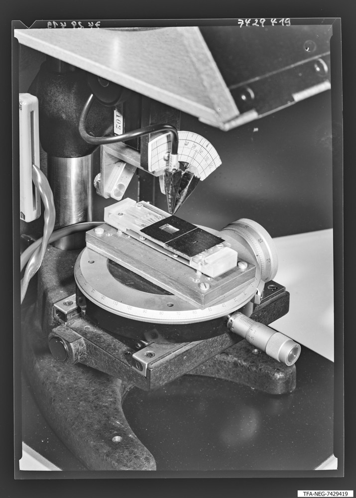 Messgerät; Foto, Januar 1974 (www.industriesalon.de CC BY-SA)