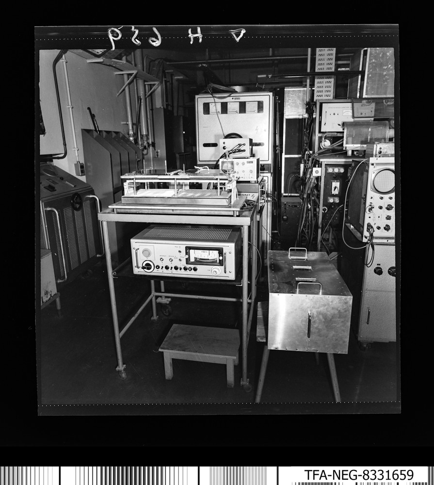 Paf techn. Herstellung, Apparatur; Foto, 28. November 1983 (www.industriesalon.de CC BY-SA)