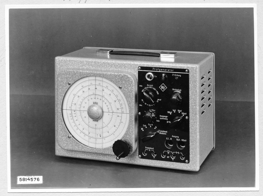Prüfgenerator PG2, von vorn; Foto, Januar 1958 (www.industriesalon.de CC BY-SA)