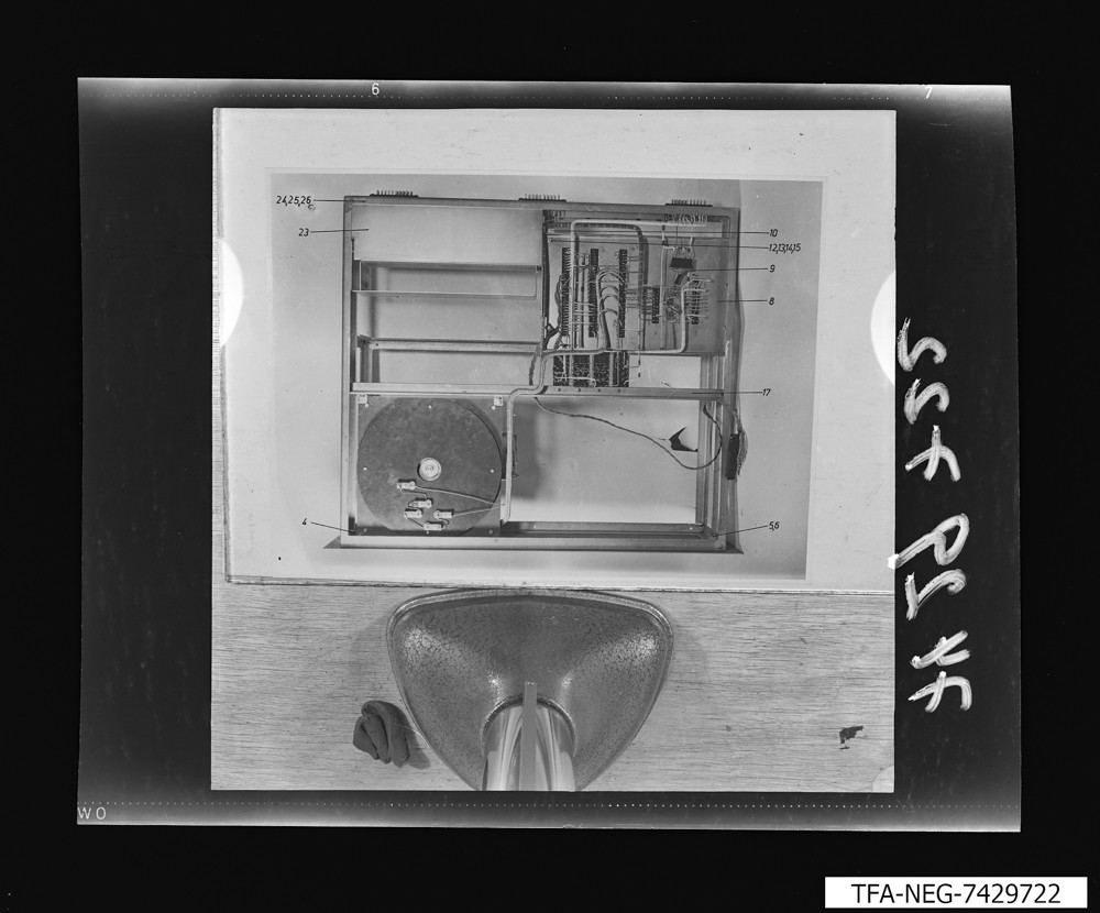 Repro: Diffusions-Profil-Messplatz, Bild 11; Foto, Juli 1974 (www.industriesalon.de CC BY-SA)