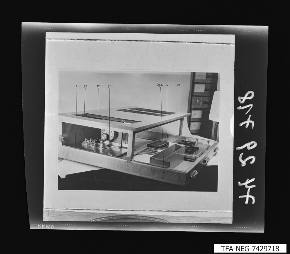 Repro: Diffusions-Profil-Messplatz, Bild 6; Foto, Juli 1974 (www.industriesalon.de CC BY-SA)