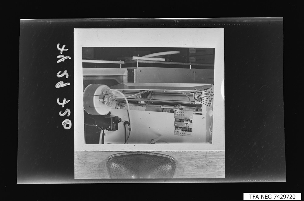 Repro: Diffusions-Profil-Messplatz, Bild 9; Foto, Juli 1974 (www.industriesalon.de CC BY-SA)