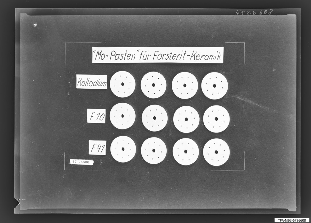 Schaubild "MO-Pasten" für Forsterit-Keramik; Foto, September 1967 (www.industriesalon.de CC BY-SA)