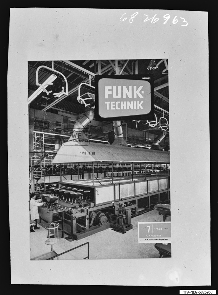 Titelbild Funktechnik 7/68 "SEL-Farbbildröhre"; Foto, Mai 1968 (www.industriesalon.de CC BY-SA)