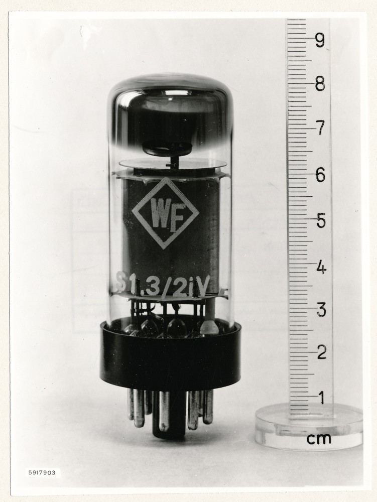 WF Röhre S1,3/2iV, Bild 1; Foto, 9. Februar 1959 (www.industriesalon.de CC BY-SA)