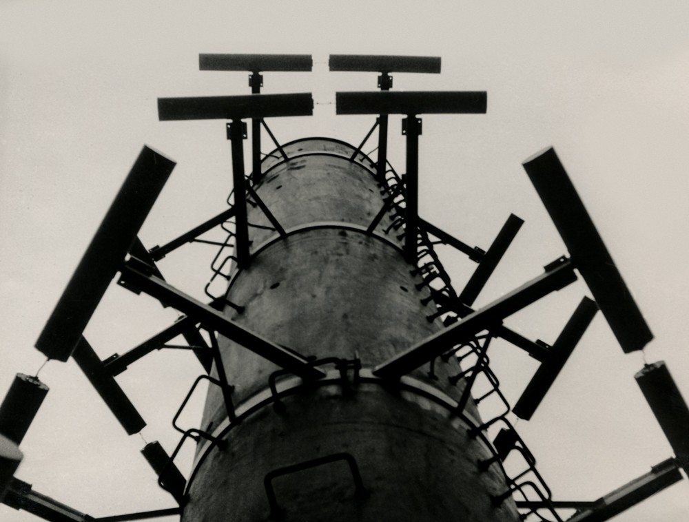 Antenne in Karlshorst; Foto, Dezember 1954 (www.industriesalon.de CC BY-SA)