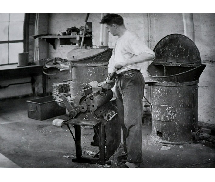 Drent-Endlosdruckmaschine; Foto, 1947 (www.industriesalon.de CC BY-SA)