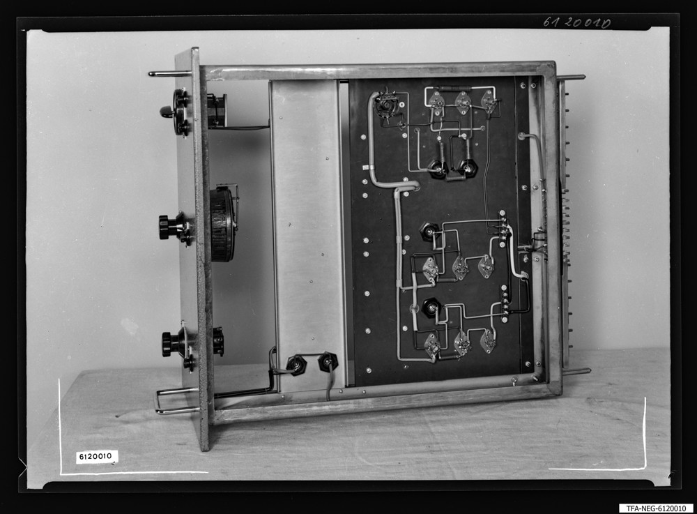 Findbucheintrag: Einschub enes nicht näher bezeichneten Geräts, Bild 6; Foto, 17. März 1961 (www.industriesalon.de CC BY-SA)