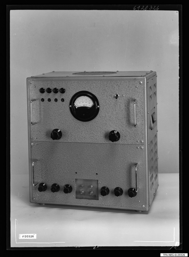 Findbucheintrag: Messanlage mit Impuls-Oszillograf, Bild 2; Foto, 30. Juni 1961 (www.industriesalon.de CC BY-SA)
