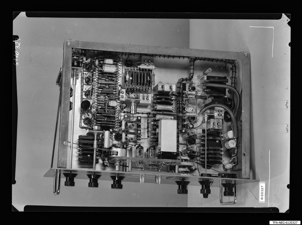 Findbucheintrag: Messanlage mit Impuls-Oszillograf, Bild 3; Foto, 30. Juni 1961 (www.industriesalon.de CC BY-SA)