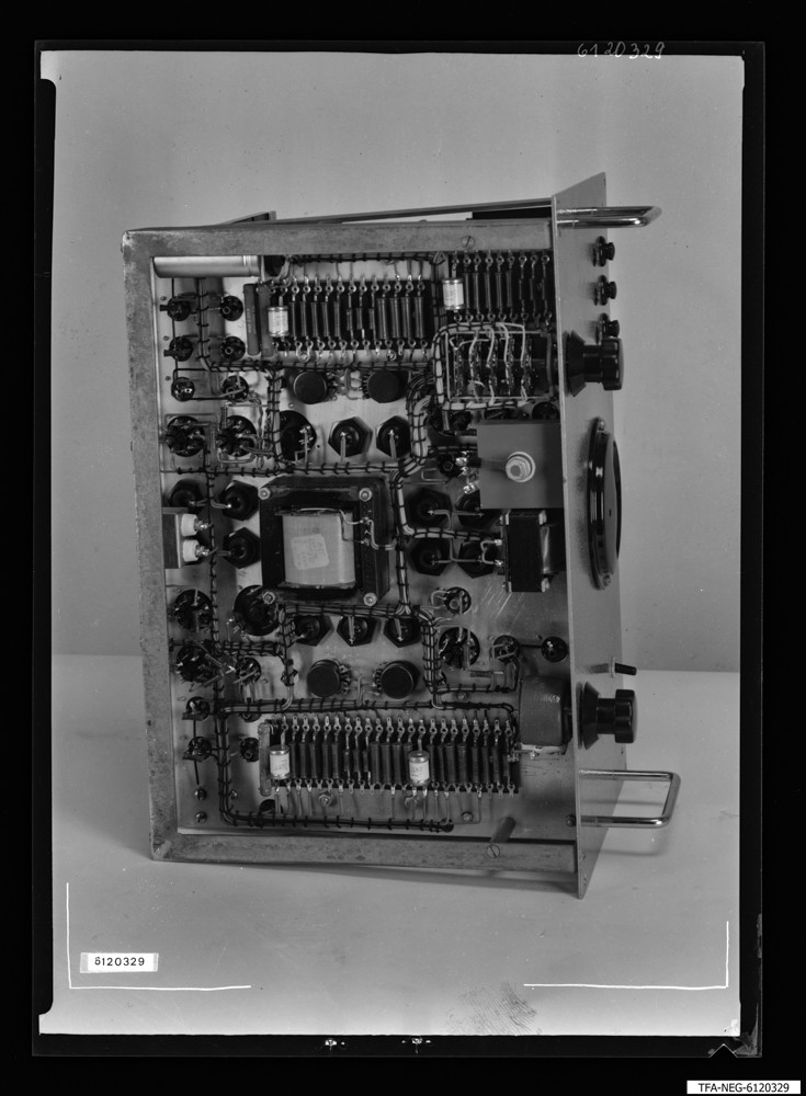 Findbucheintrag: Messanlage mit Impuls-Oszillograf, Bild 5; Foto, 30. Juni 1961 (www.industriesalon.de CC BY-SA)