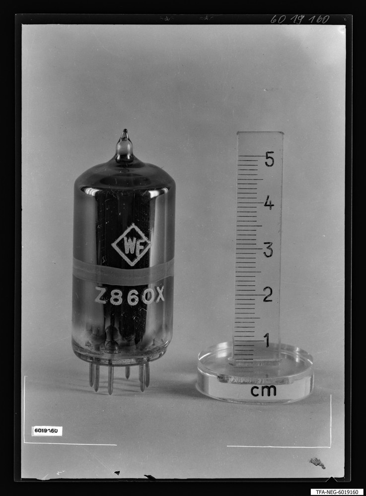 Findbucheintrag: Röhre Z 860 X "WF"; Foto, 1. April 1960 (www.industriesalon.de CC BY-SA)