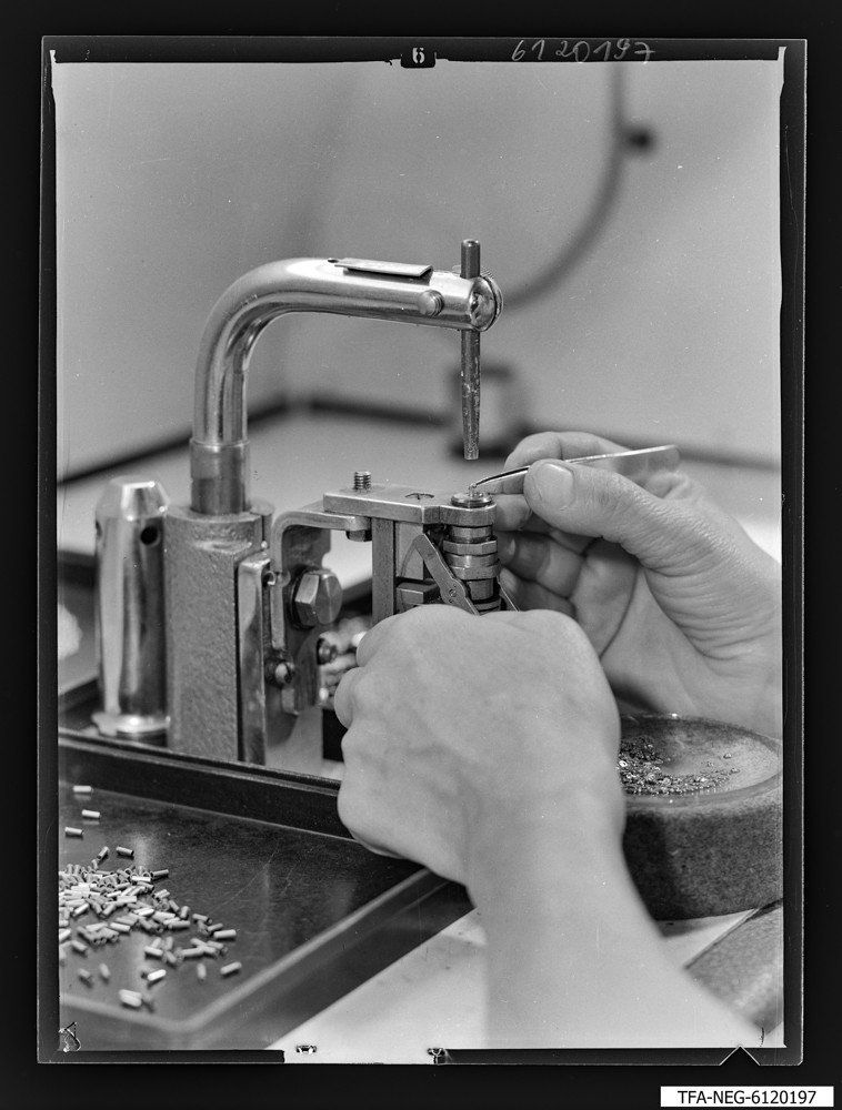 Findbucheintrag: Schweißvorrichtungen am Spanngitterautomat, Teilansicht 3; Foto, 15. Mai 1961 (www.industriesalon.de CC BY-SA)