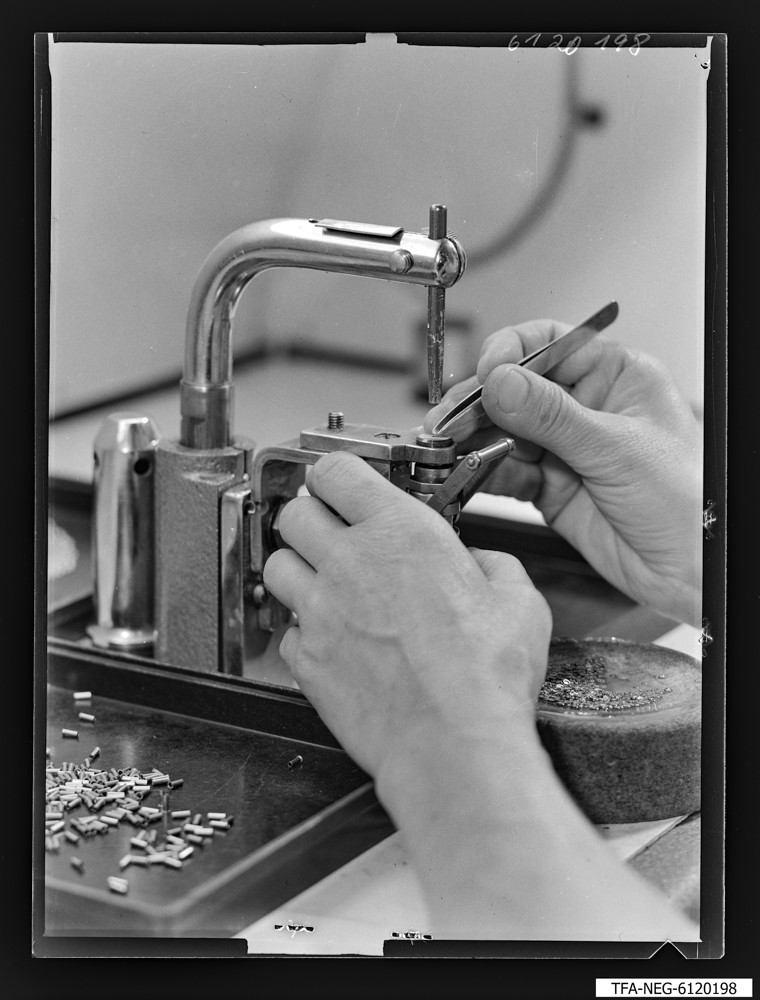 Findbucheintrag: Schweißvorrichtungen am Spanngitterautomat, Teilansicht 4; Foto, 15. Mai 1961 (www.industriesalon.de CC BY-SA)