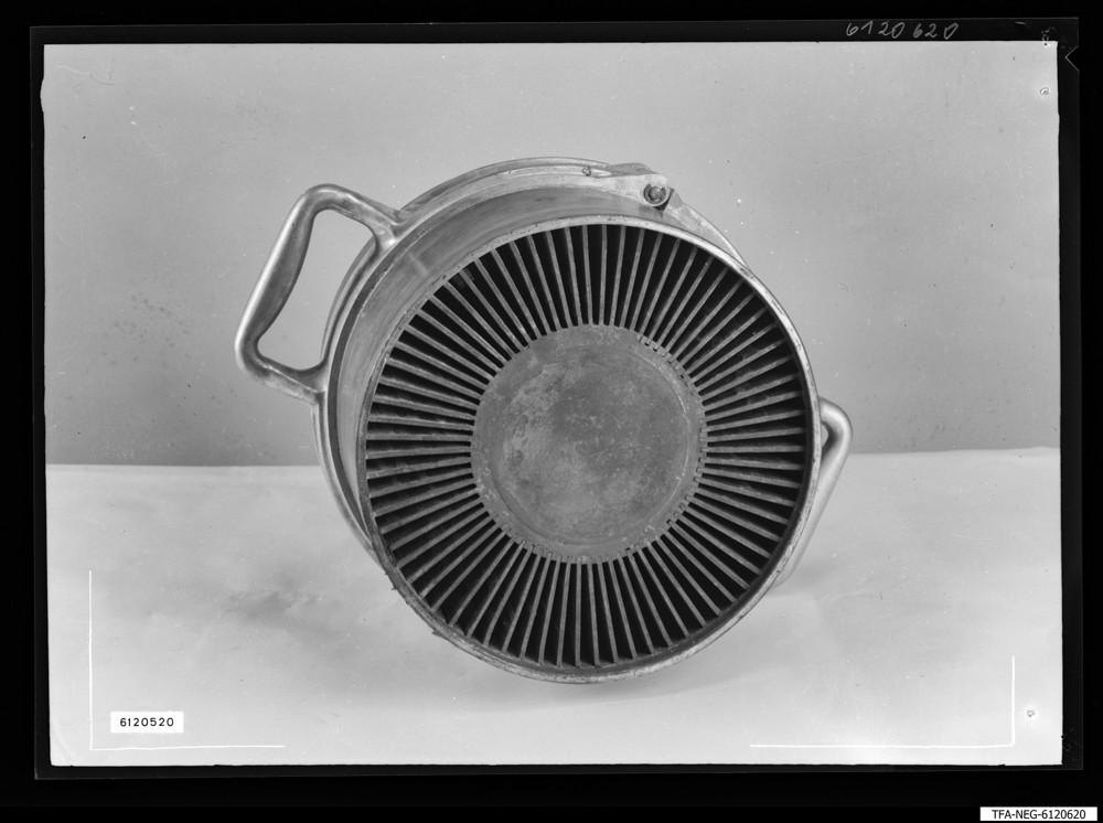 Findbucheintrag: Senderöhre SRL 355 ohne WF, Bild 2; Foto, Oktober 1961 (www.industriesalon.de CC BY-SA)